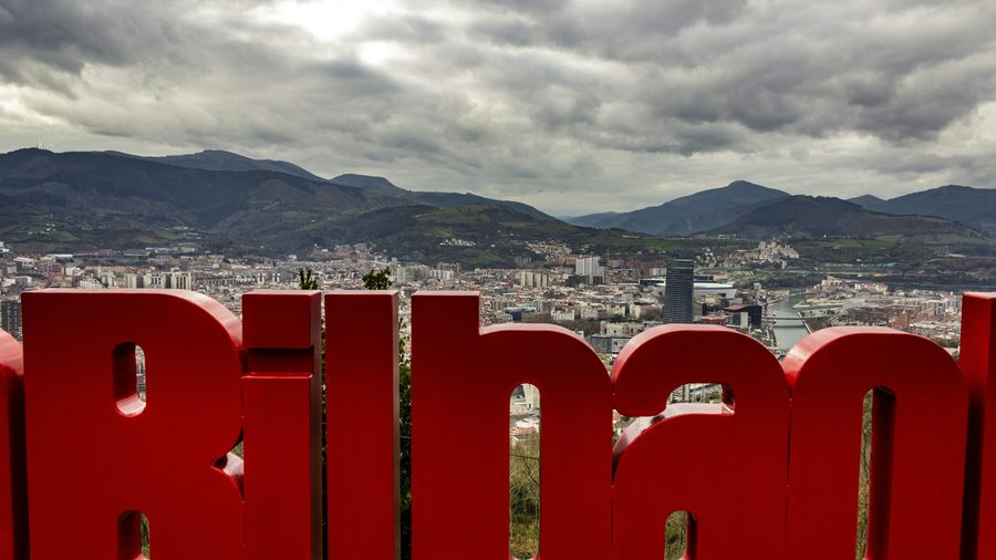 开云体育 APP — 行业资质清单示意配图